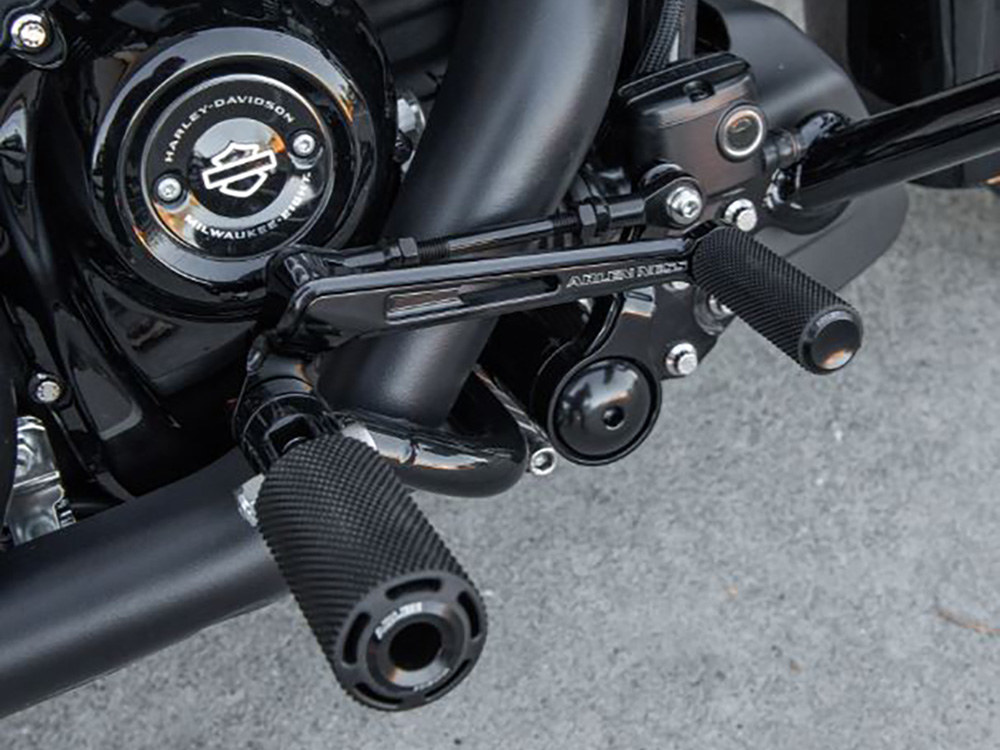 Mid Controls – Black. Fits Touring 2014-2023