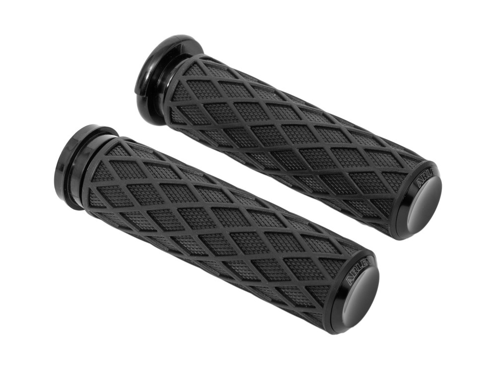 Diamond Handgrips – Black. Fits H-D with Throttle Cable.