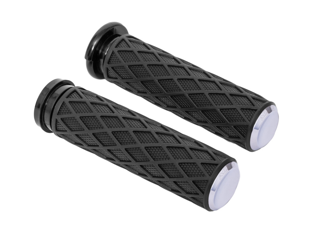 Diamond Handgrips – Chrome. Fits H-D with Throttle Cable.