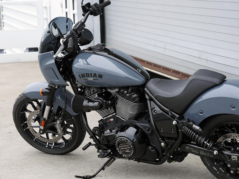 90 Degree Velocity Air Cleaner Kit – Black. Fits Indian Touring & Cruiser 2014up with 111ci or 116ci Thunderstroke Engines.