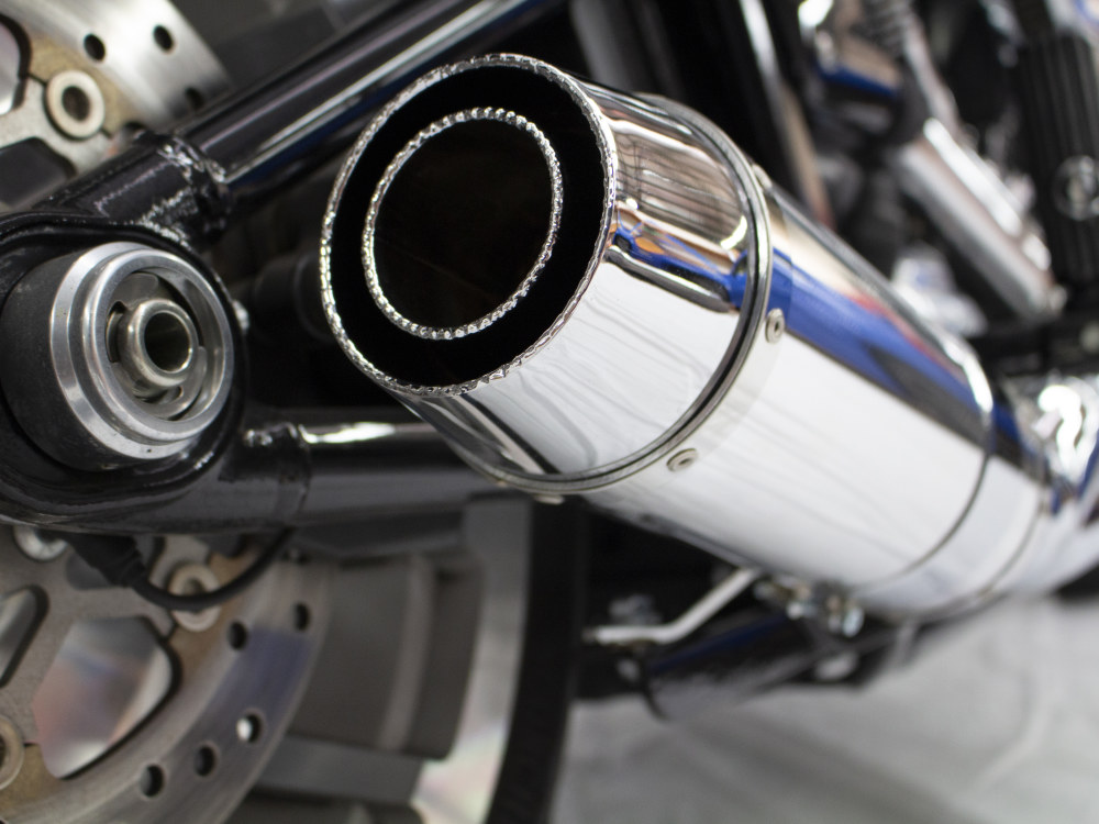 Bob Cat 2-into-1 Exhaust - Chrome with Aluminium Sleeve Muffler. Fits Breakout & Fat Boy 2018up & FXDR 2019up.