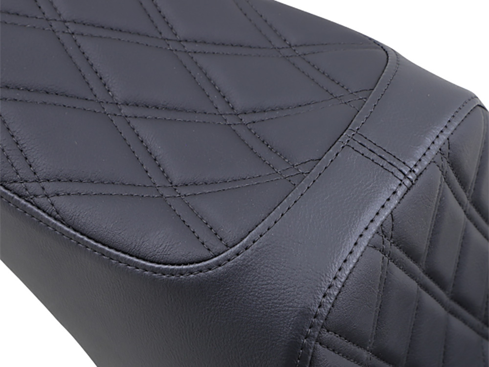 Drag Specialties Predator 3 Dual Seat with Black Double Diamond Lattice Stitch. Fits Softail 2006-2017 with OEM 200 Rear Tyre
