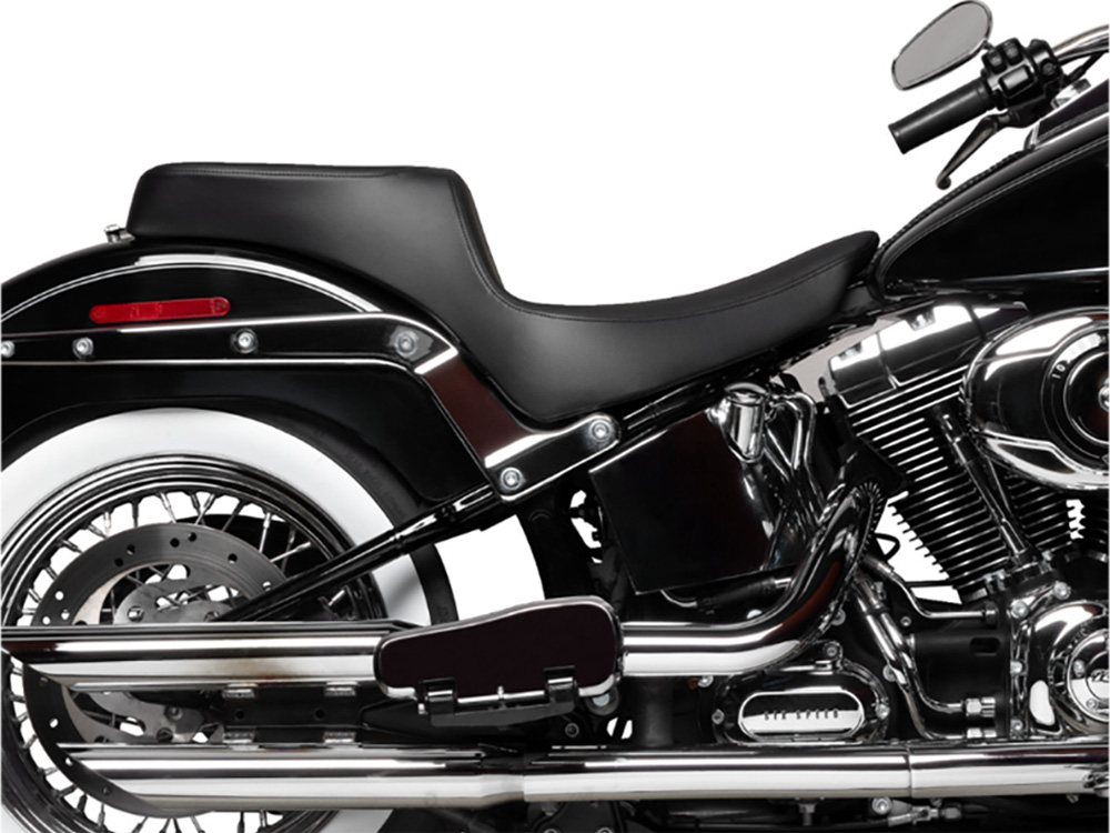 Drag Specialties Performance Predator 2up Dual Seat – Smooth Black. Fits Softail 2000-2017 with 130 or 150 OEM Rear Tyre