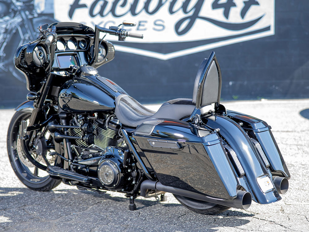 Diablo Sissy Bar Backrest – Gloss Black. Fits Touring 2009up.