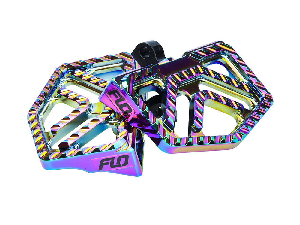 Flo Motorsports Savage Series Mini Floorboards with HD Male Mount – Jet Fuel