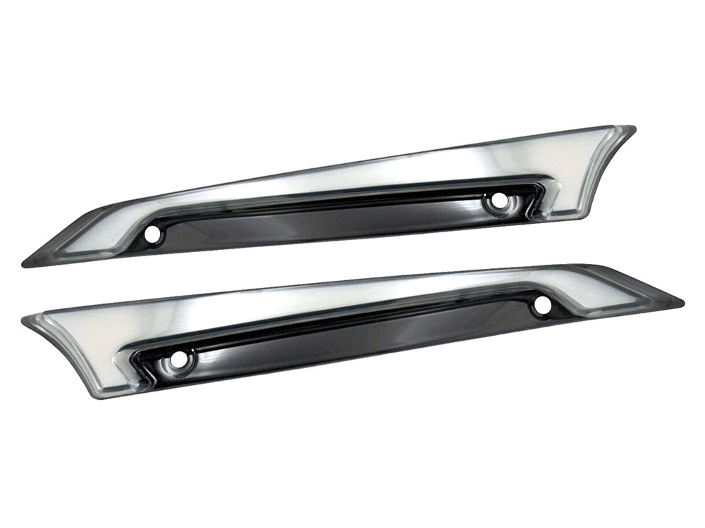 LED FusionFX Windshield Trim - Smoke Lens, Chrome Housing. With Amber Turn, White Run. Fits Road Glide 2015-2023
