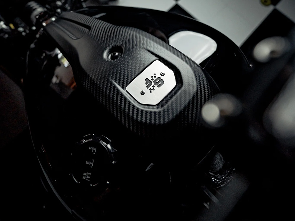 SLYFOX Carbon Dash – Gloss Finish. Fits Low Rider S & Low Rider ST 2022up & Breakout 2025up