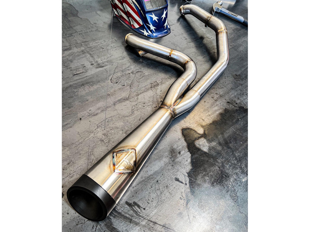 2-into-1 Cutback Exhaust - Stainless Steel with Black End Cap. Fits Softail 2018up Non-240 Rear Tyre Models. 
